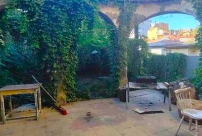 Casă cu 10 camere cu Teren 478 Mp în Armeneasca