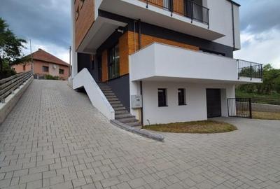 Duplex cu 6 camere cu Canalizare în Chinteni - 3