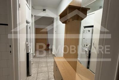 Apartament cu 3 camere semidecomandat în 7 Noiembrie - 11