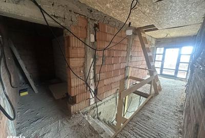 Casă cu 4 camere cu Teren 242 Mp în Ștefăneștii de Jos - 1