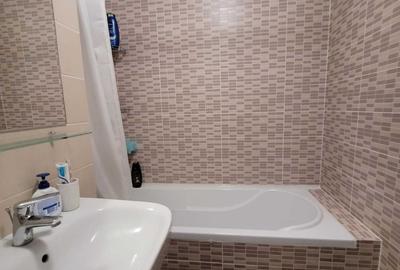 Apartament cu 2 camere decomandat, mobilat în Exterior Vest