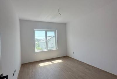 Casă cu 4 camere cu Teren 250 Mp în Central - 14