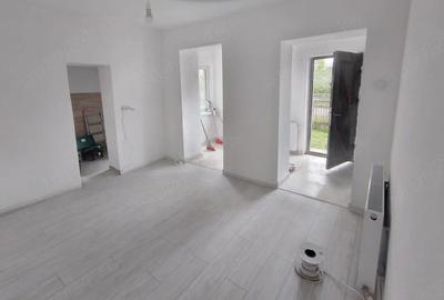 Casă cu 8 camere cu Teren 350 Mp în Ultracentral - 2