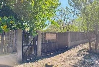 Casă cu 4 camere cu Teren 3500 Mp în Vârtopu