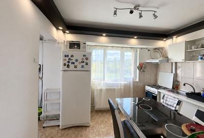 Apartament cu 2 camere decomandat în Între Lacuri