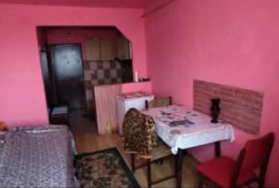 Garsonieră decomandată în Micro 15