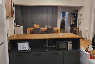 Apartament cu 3 camere semidecomandat în Central
