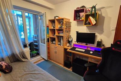 Apartament cu 3 camere decomandat, mobilat în Gorjului