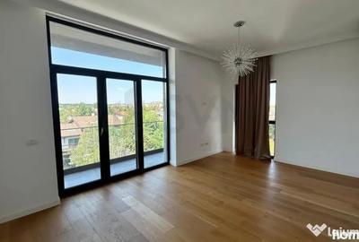 Apartament cu 4 camere decomandat în Central