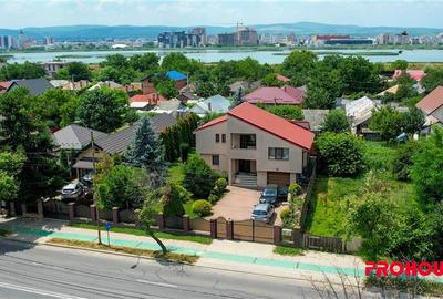 Casă cu 4 camere cu Teren 1096 Mp în Calea Romanului