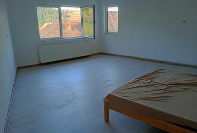 Casă cu 4 camere cu Teren 289 Mp în Schei