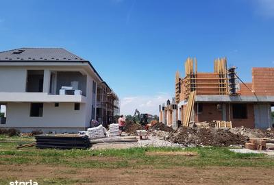 Casă cu 4 camere cu Teren 220 Mp în Central