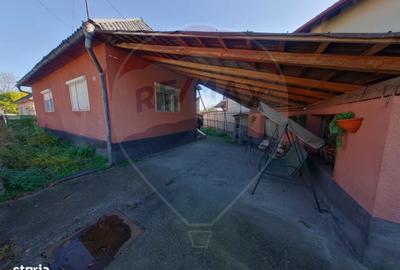 Casă cu 4 camere cu Teren 583 Mp în Sud