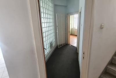 Spațiu comercial, de 914 mp, în Central