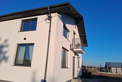 Casă cu 4 camere în Central