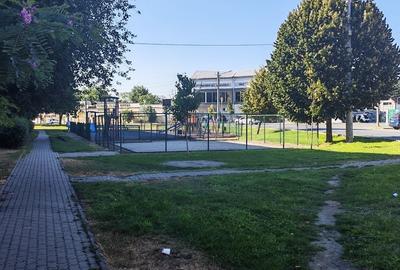 Apartament cu 2 camere semidecomandat în Exterior Vest