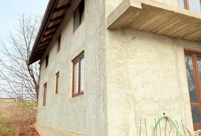 Casă individuală cu 5 camere cu Teren 8800 Mp în Central - 2
