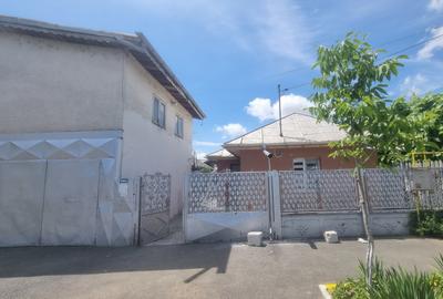 Casă cu 4 camere cu Teren 423 Mp în Central - 1
