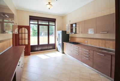 Casă cu 11 camere cu Canalizare în Pipera - 8