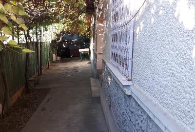 Casă individuală cu 3 camere cu Canalizare în CET - 5