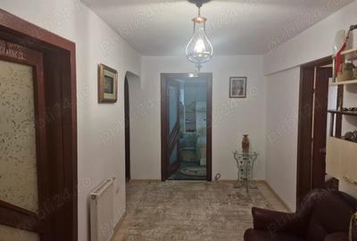 Apartament cu 3 camere decomandat în Calea Romanului - 3