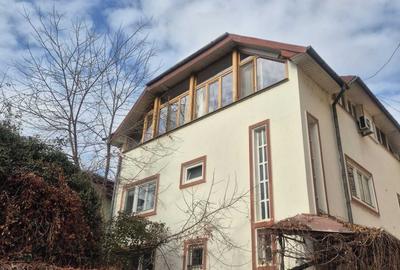 Casă cu 4 camere în Ultracentral