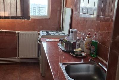 Apartament cu 2 camere semidecomandat în Colentina