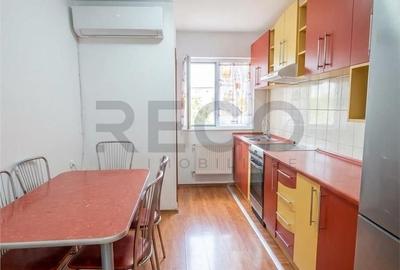 Apartament cu 3 camere decomandat în Cantemir