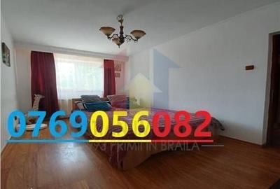 Apartament cu 3 camere semidecomandat în Calea Galați