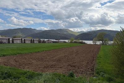 Teren de 1400 mp, în Central - 4