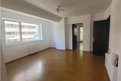 Apartament cu 2 camere decomandat în Energia