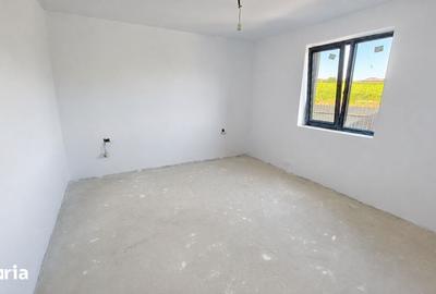 Casă cu 3 camere cu Teren 250 Mp în Hemeiuș