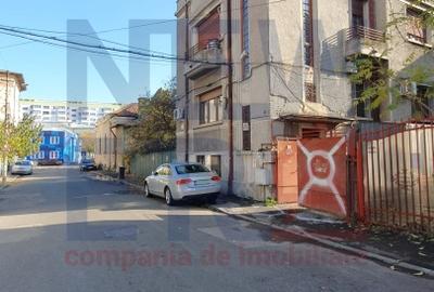 Apartament cu 4 camere semidecomandat, mobilat în Unirii - 1