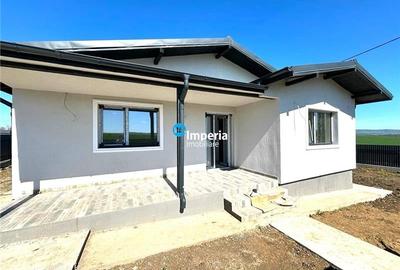 Casă individuală cu 3 camere cu Teren 450 Mp în Ciurbești - 1