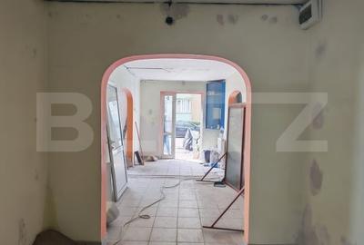 Birou, de 49.860000610352 mp, în Sud-Est