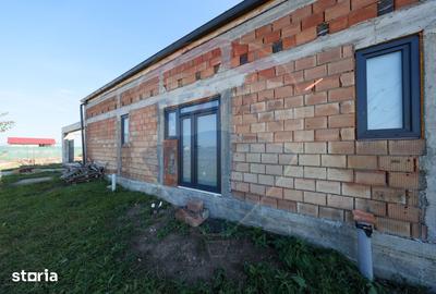 Casă cu 6 camere cu Teren 500 Mp în Bod