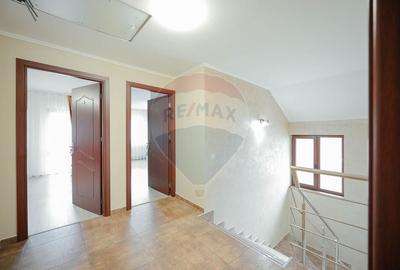 Casă individuală cu 7 camere cu Teren 600 Mp în Haieu - 19