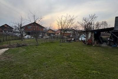 Casă cu 3 camere decomandat cu Teren 800 Mp în Central