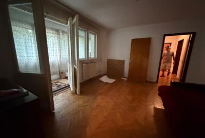 Apartament cu 3 camere semidecomandat în Dristor - 2