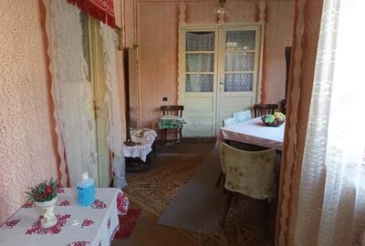 Casă cu 5 camere cu Teren 1439 Mp în Iam