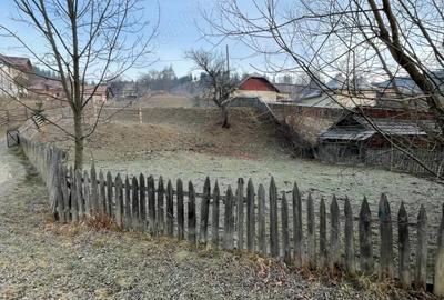 Teren de 1800 mp, în Sadova