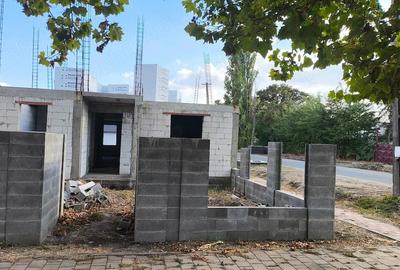 Casă cu Teren 558 Mp în Central