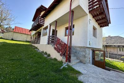 Casă cu 7 camere cu Canalizare în Beliș - 2