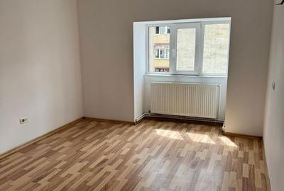 Apartament cu 3 camere în Central - 6