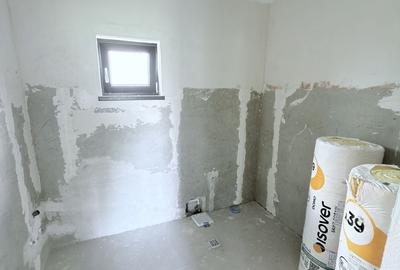 Casă cu 3 camere cu Teren 1000 Mp în Stăuceni