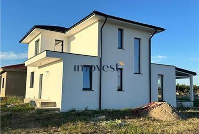 Casă individuală cu 4 camere cu Teren 700 Mp în Păulești - 1