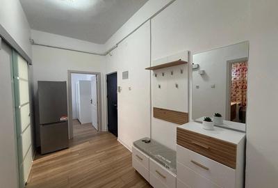 Apartament cu 3 camere semidecomandat în Ultracentral