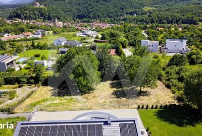 Teren de 1340 mp, în Central - 17