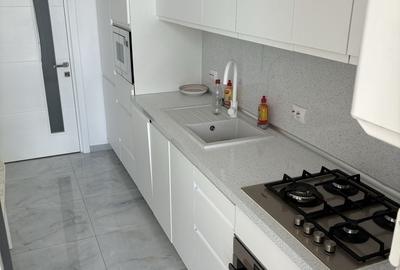 Apartament cu 3 camere decomandat în Micro 6 - 7