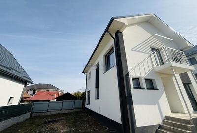 Casă individuală cu 4 camere cu Canalizare în Exterior Est